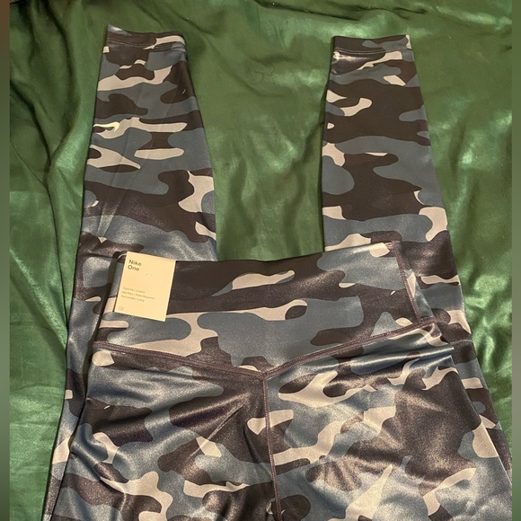Nike Pants - Nike one leggings